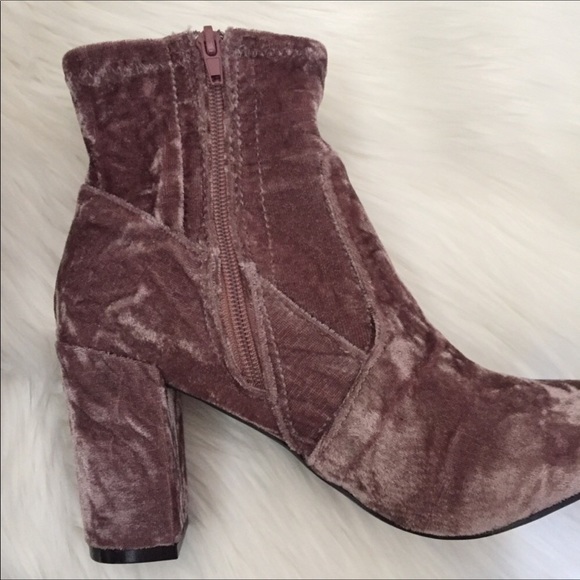 1 DAY ONLY Steve Madden Emison Velvet Boots - Picture 3 of 5